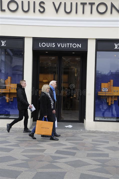 louis vuitton hiring process|louis vuitton hiring near me.